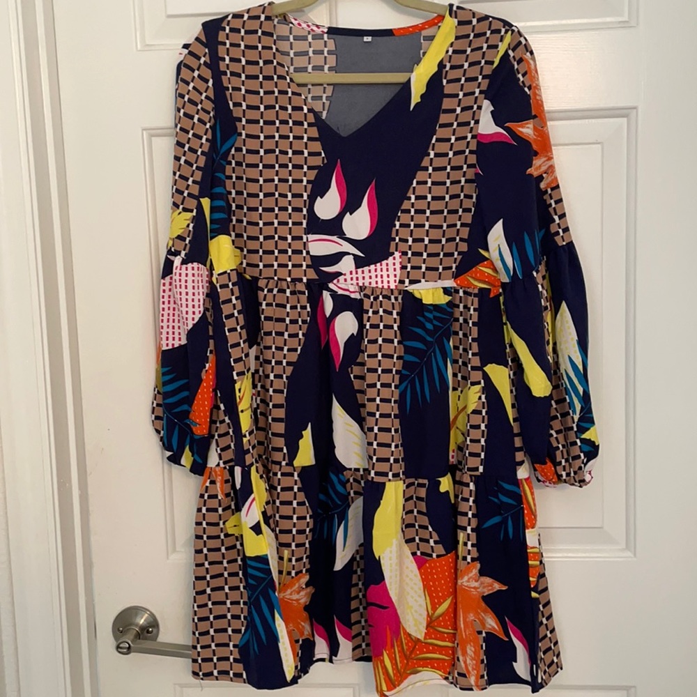 NWOT: Amoretu Women’s summer tunic dress, v neck